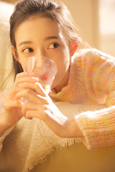 王菲发短信斥责李亚鹏